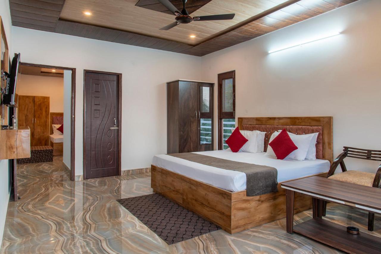 Homestay Vansathli I Near Mall Road I Open Garden & Rooftop I By Humble Kasauli